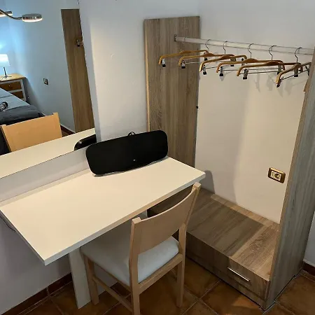 Alcamar Privada Con Areas De Sala, Cocina Y Bano Que Se Comparten Cerca Al Mar! * Alcala (Tenerife)