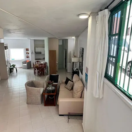 Homestay Alcamar Privada Con Areas De Sala, Cocina Y Bano Que Se Comparten Cerca Al Mar! *