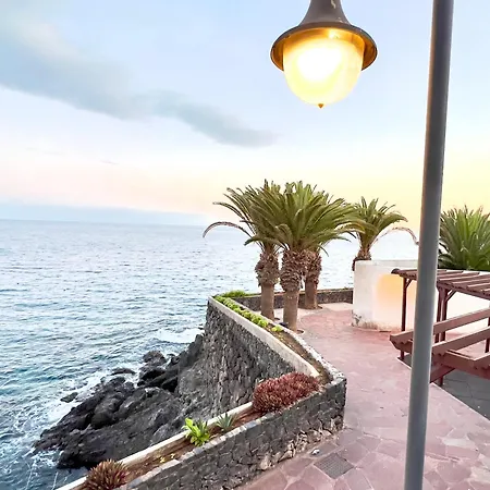 Homestay Alcamar Privada Con Areas De Sala, Cocina Y Bano Que Se Comparten Cerca Al Mar! *