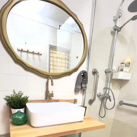 Alcamar Privada Con Areas De Sala, Cocina Y Bano Que Se Comparten Cerca Al Mar! Homestay