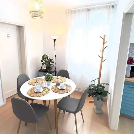Homestay Alcamar Privada Con Areas De Sala, Cocina Y Bano Que Se Comparten Cerca Al Mar!