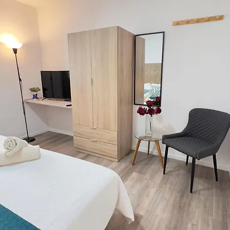 Alcamar Privada Con Areas De Sala, Cocina Y Bano Que Se Comparten Cerca Al Mar! * Alcala (Tenerife)