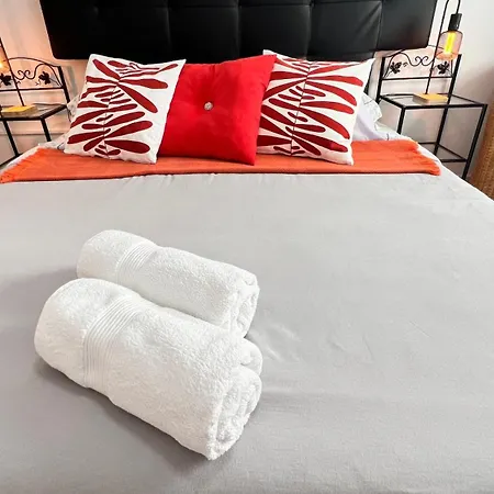 Homestay Alcamar Privada Con Areas De Sala, Cocina Y Bano Que Se Comparten Cerca Al Mar!