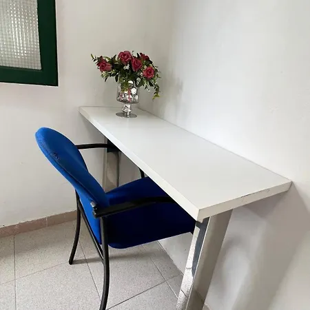 Homestay Alcamar Privada Con Areas De Sala, Cocina Y Bano Que Se Comparten Cerca Al Mar! *